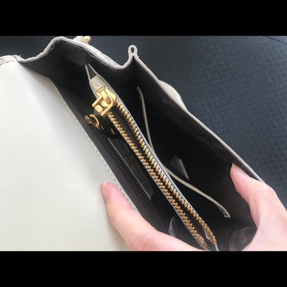 Beige crossbody bag - Picture 3 of 4